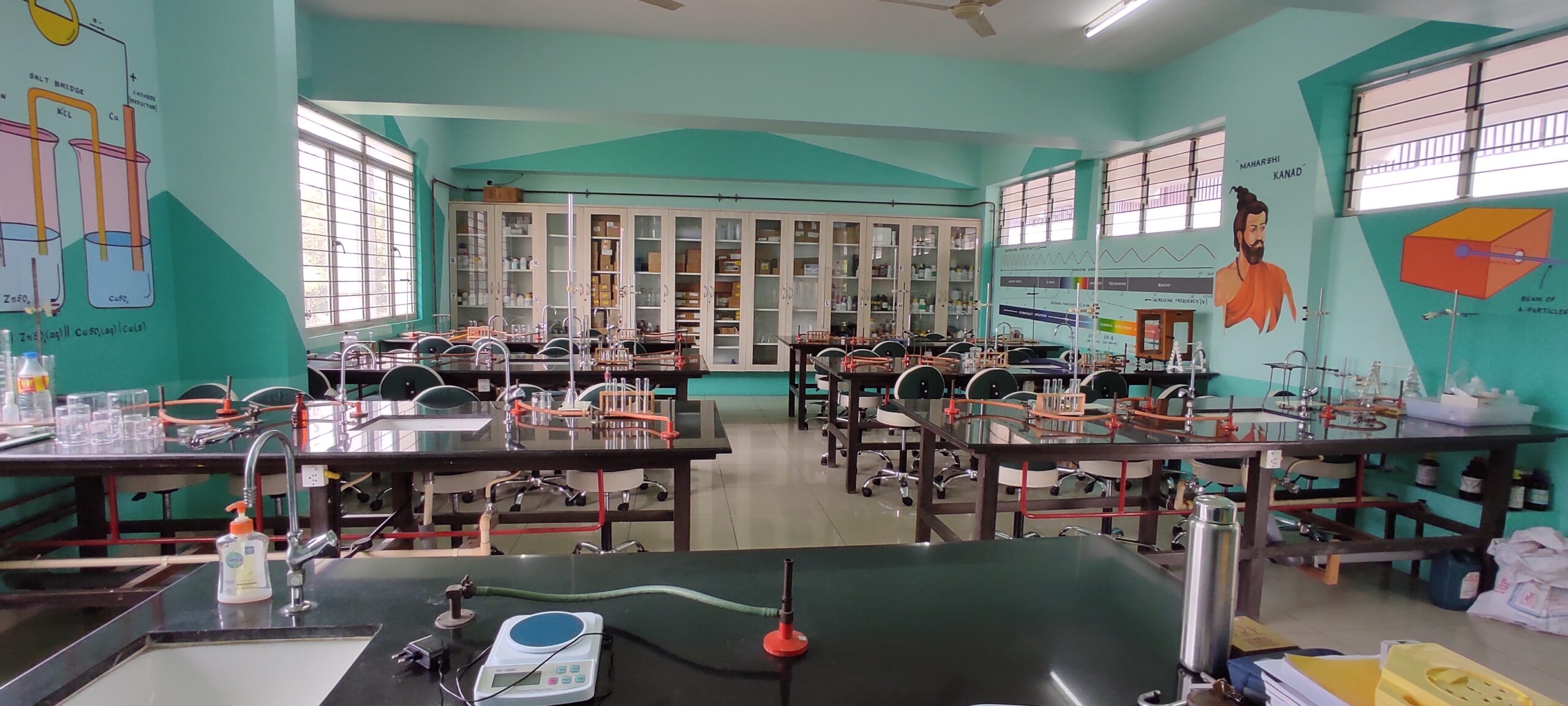 Chemistry Lab of New Horizon Gurukul